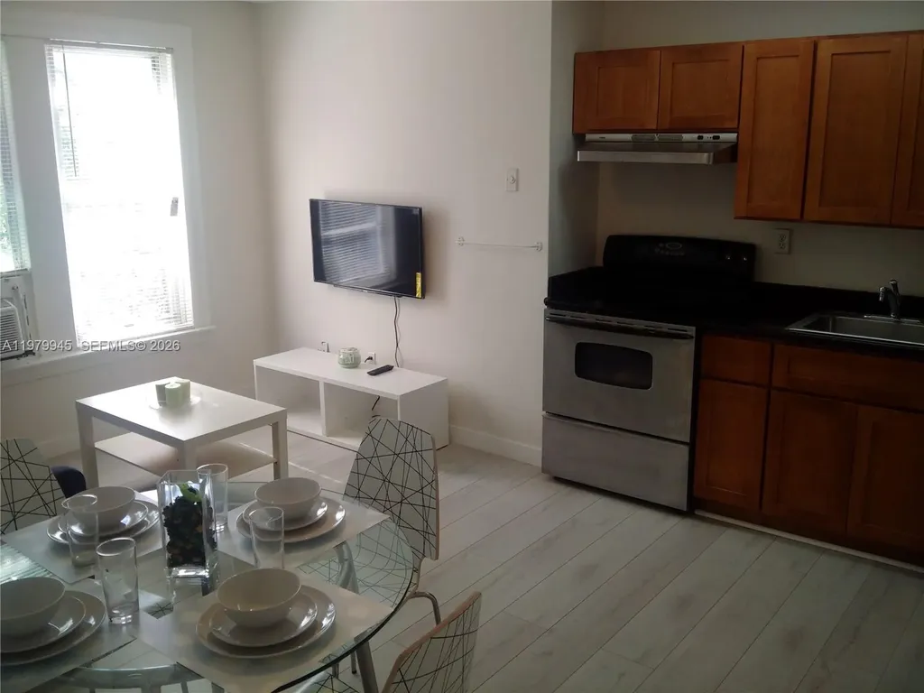 842 Meridian Avenue Miami Beach FL 33139