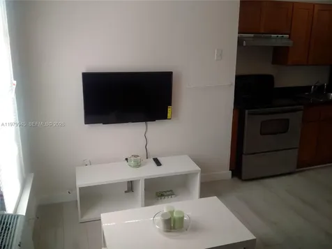 842 Meridian Avenue Miami Beach FL 33139