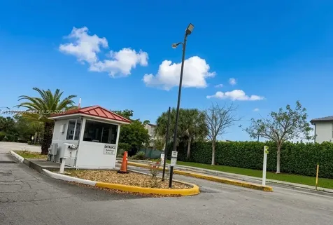 2841 Somerset Drive Lauderdale Lakes FL 33311
