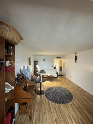 2841 Somerset Drive Lauderdale Lakes FL 33311