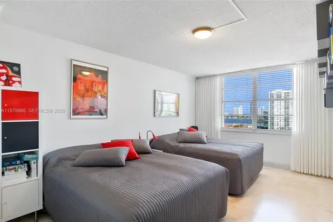 2851 NE 183rd Street Aventura FL 33160