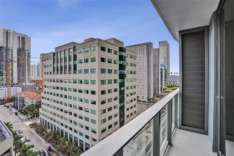 121 NE 5 Miami FL 33132