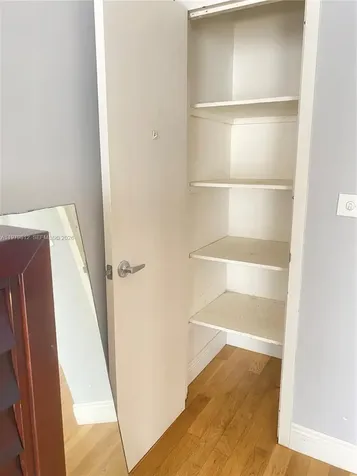 221 Meridian Avenue Miami Beach FL 33139
