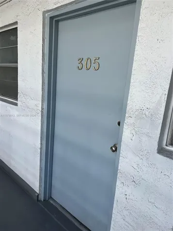 221 Meridian Avenue Miami Beach FL 33139