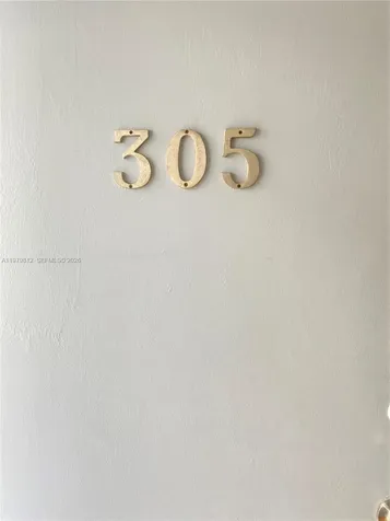 221 Meridian Avenue Miami Beach FL 33139
