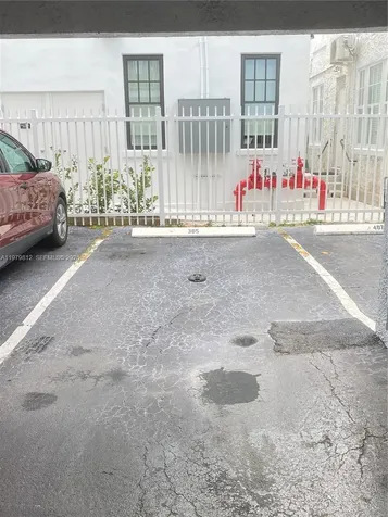 221 Meridian Avenue Miami Beach FL 33139