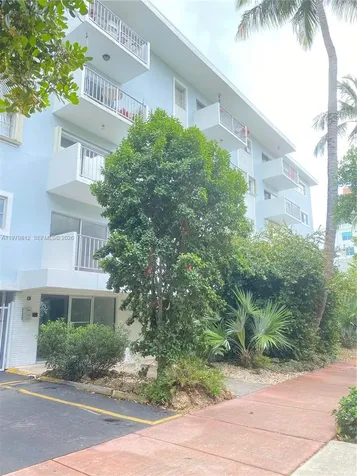 221 Meridian Avenue Miami Beach FL 33139