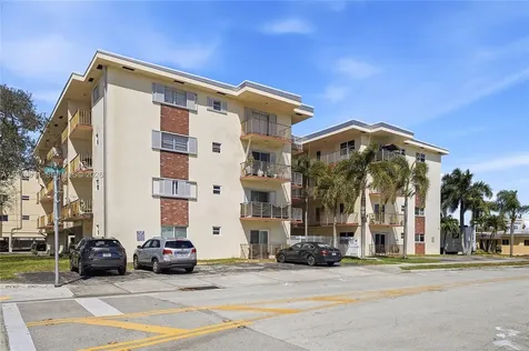 1747 Rodman Street Hollywood FL 33020