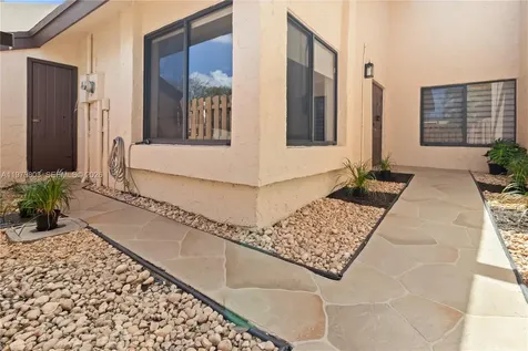 3812 NW 77th Avenue Davie FL 33024