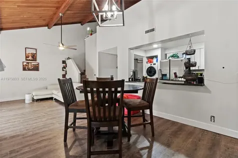 3812 NW 77th Avenue Davie FL 33024
