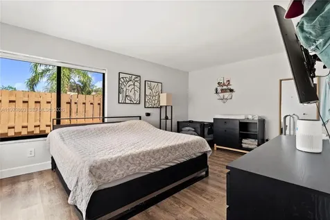 3812 NW 77th Avenue Davie FL 33024