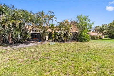 3812 NW 77th Avenue Davie FL 33024