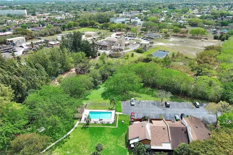 3812 NW 77th Avenue Davie FL 33024