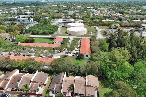 3812 NW 77th Avenue Davie FL 33024