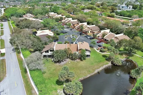 3812 NW 77th Avenue Davie FL 33024