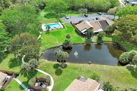 3812 NW 77th Avenue Davie FL 33024