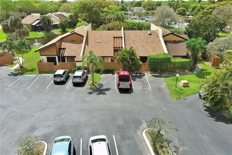 3812 NW 77th Avenue Davie FL 33024