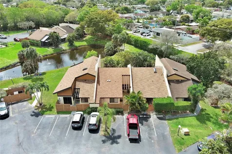 3812 NW 77th Avenue Davie FL 33024