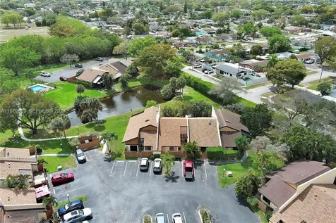 3812 NW 77th Avenue Davie FL 33024