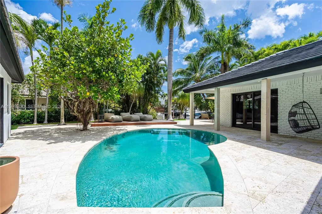 2500 Bayview Drive Fort Lauderdale FL 33305