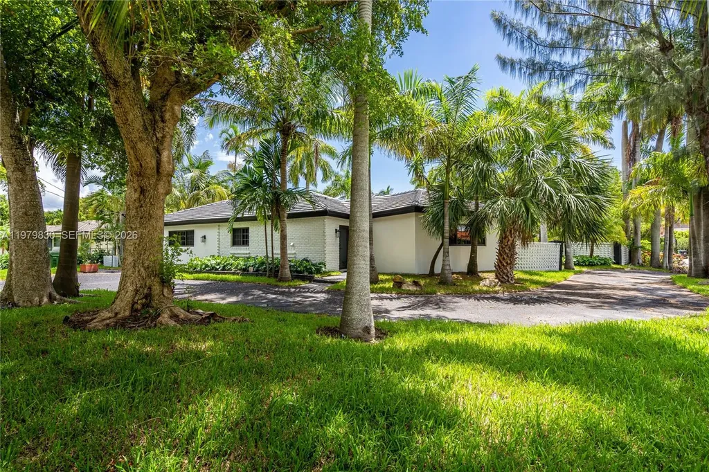 2500 Bayview Drive Fort Lauderdale FL 33305