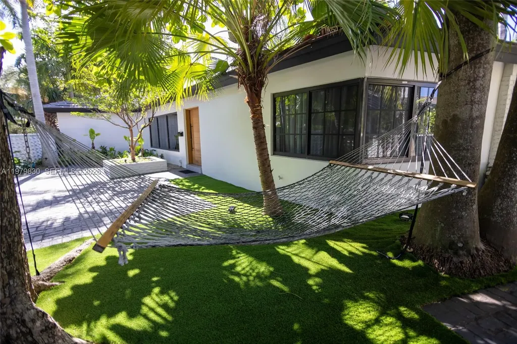2500 Bayview Drive Fort Lauderdale FL 33305