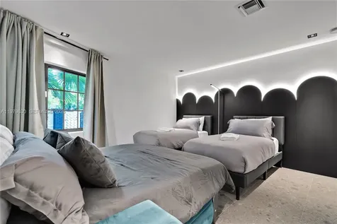 2500 Bayview Drive Fort Lauderdale FL 33305