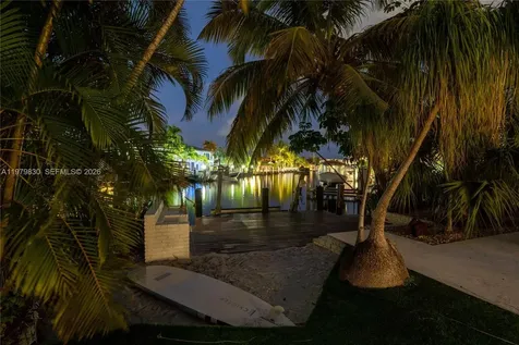 2500 Bayview Drive Fort Lauderdale FL 33305