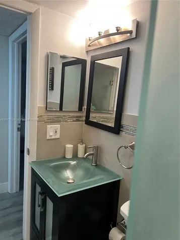 15640 SW 80th Street Miami FL 33193