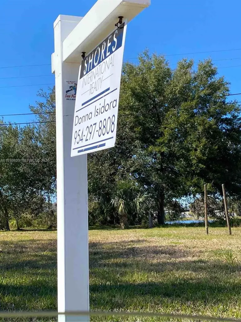 610 NW Phosphate Boulevard Other City - In The State Of Florida FL 33860