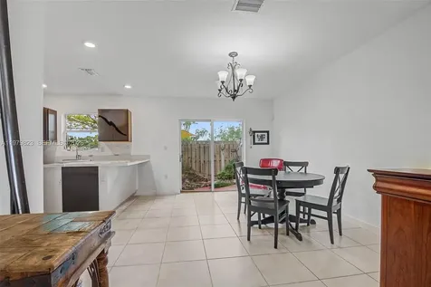 445 NE 4th Street Florida City FL 33034