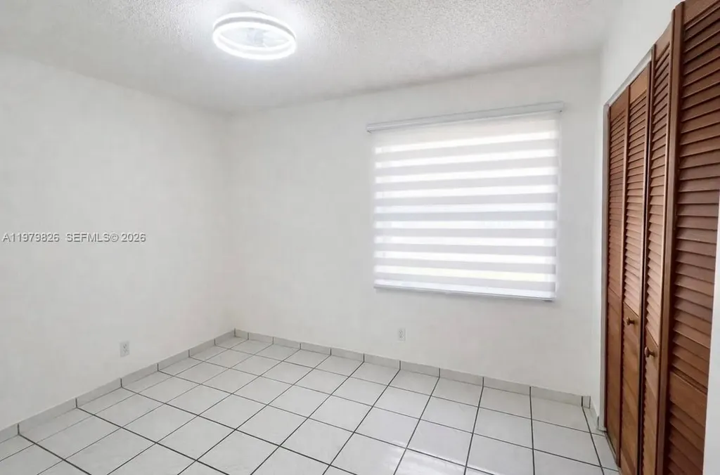 809 Twin Lakes Drive Coral Springs FL 33071