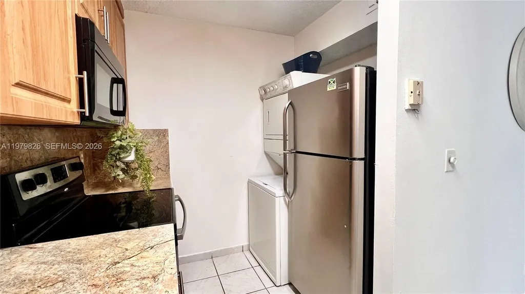 809 Twin Lakes Drive Coral Springs FL 33071