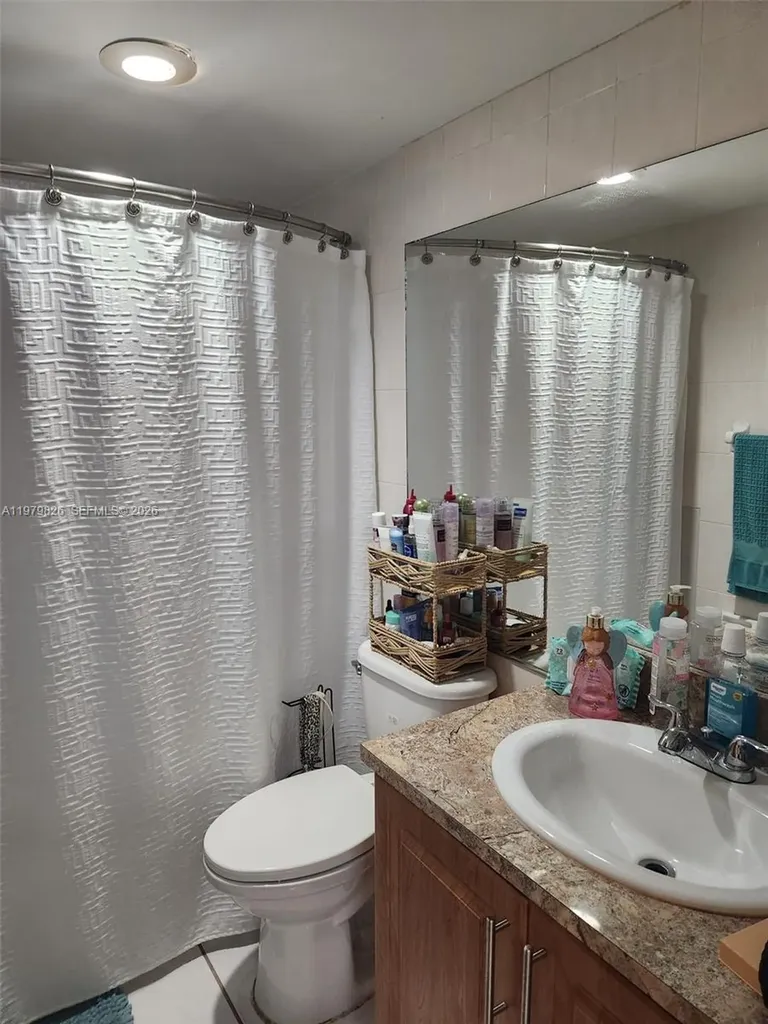 809 Twin Lakes Drive Coral Springs FL 33071
