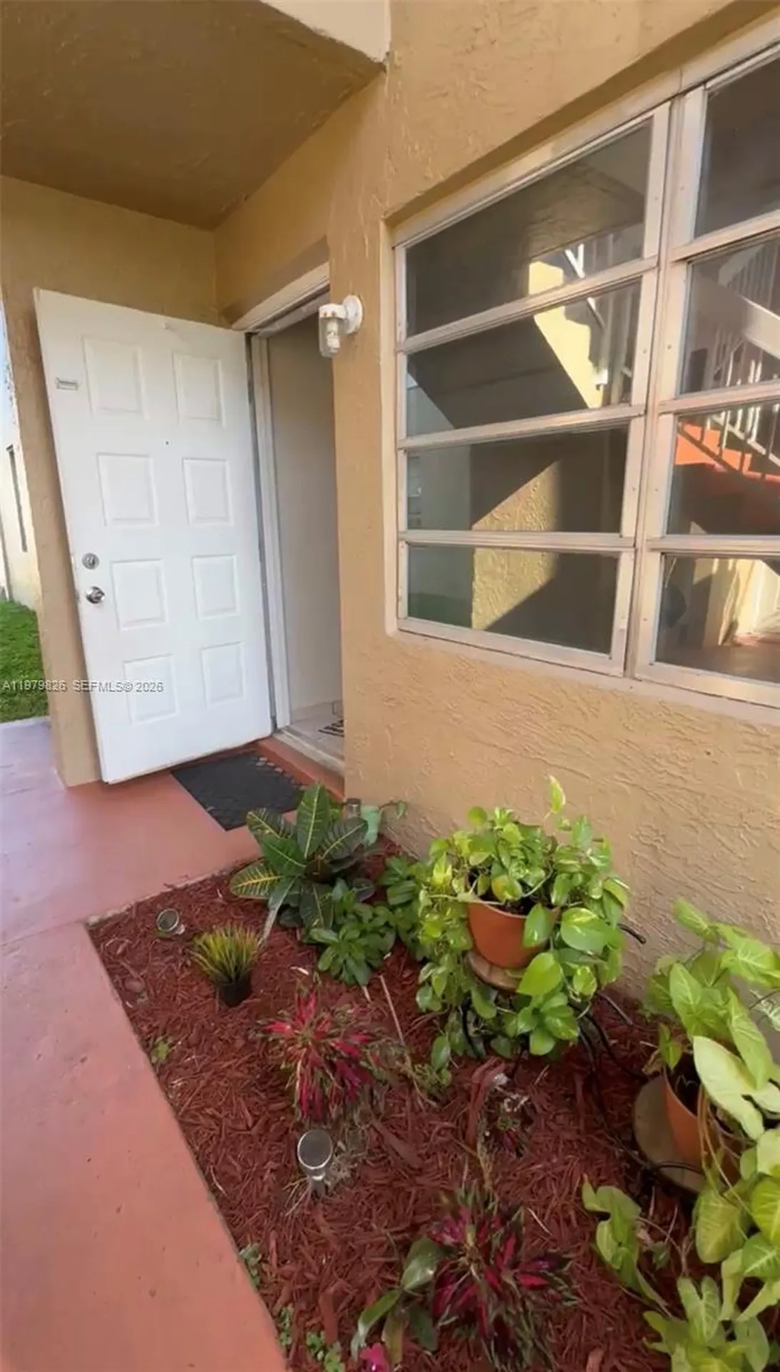 809 Twin Lakes Drive Coral Springs FL 33071