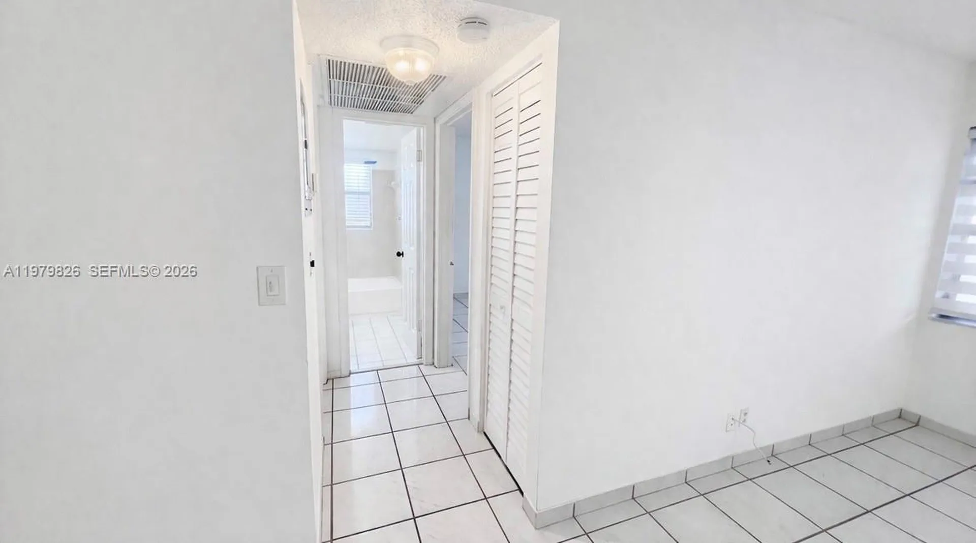 809 Twin Lakes Drive Coral Springs FL 33071