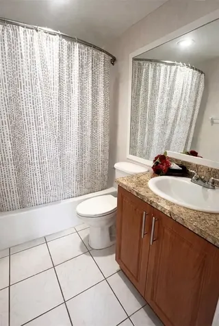 809 Twin Lakes Drive Coral Springs FL 33071