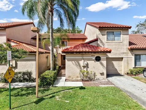 3251 Inverrary Boulevard W Lauderhill FL 33319