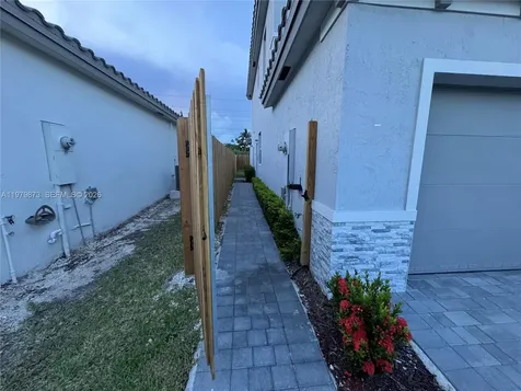 2623 SE 8th Court Homestead FL 33035