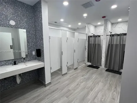 17021 N Bay Road Sunny Isles Beach FL 33160