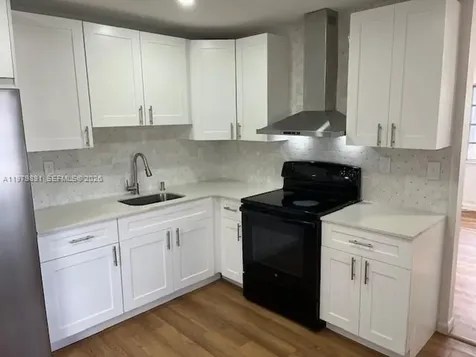 800 NW 29th Terrace Miami FL 33127