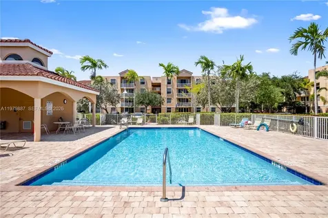 529 E Sheridan Street Dania Beach FL 33004