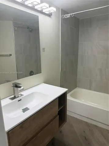 215 Lake Pointe Drive Oakland Park FL 33309