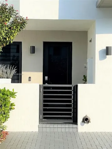 491 SW 91st Place Miami FL 33174