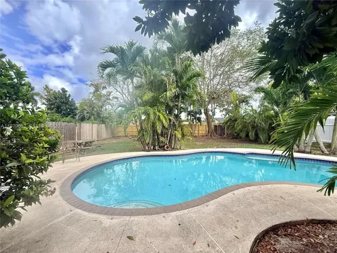 17991 SW 136th Avenue Miami FL 33177