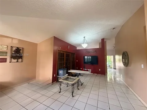 17991 SW 136th Avenue Miami FL 33177