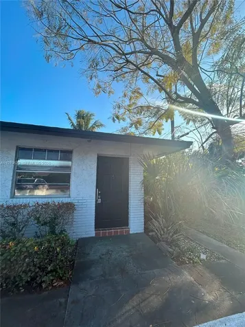 1045 N Andrews Avenue Fort Lauderdale FL 33311