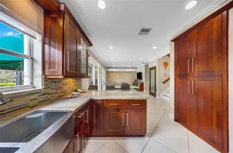 10917 NW 59th Street Doral FL 33178