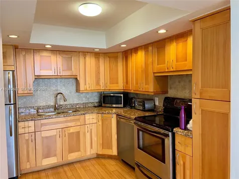 2025 NE 164th Street North Miami Beach FL 33162