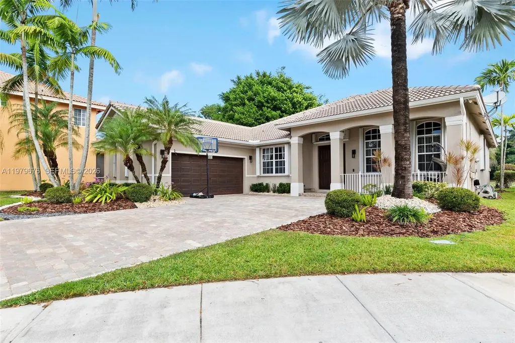 1533 Cardinal Way Weston FL 33327